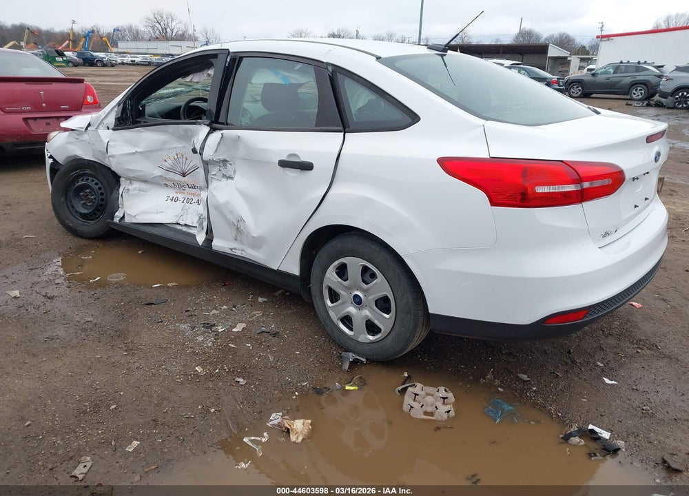 2018 FORD FOCUS S VIN: 1FADP3E26JL210116