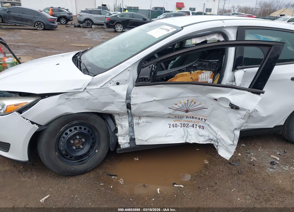 2018 FORD FOCUS S VIN: 1FADP3E26JL210116