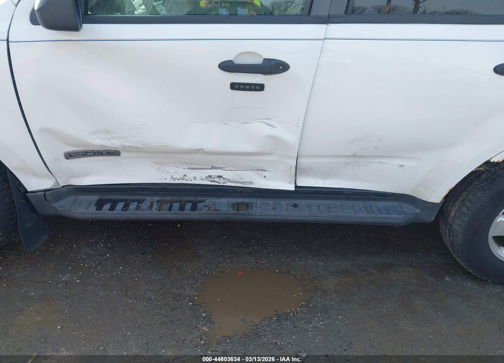 2008 FORD ESCAPE XLT VIN: 1FMCU93158KE69574