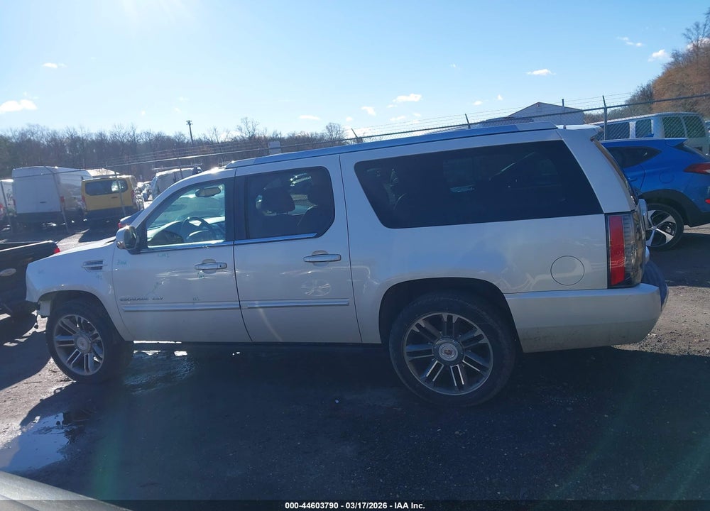 2013 CADILLAC ESCALADE ESV PREMIUM VIN: 1GYS4JEF4DR352526