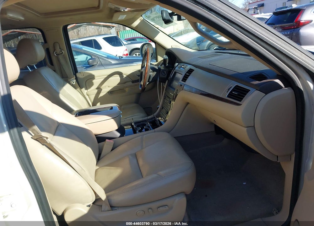 2013 CADILLAC ESCALADE ESV PREMIUM VIN: 1GYS4JEF4DR352526