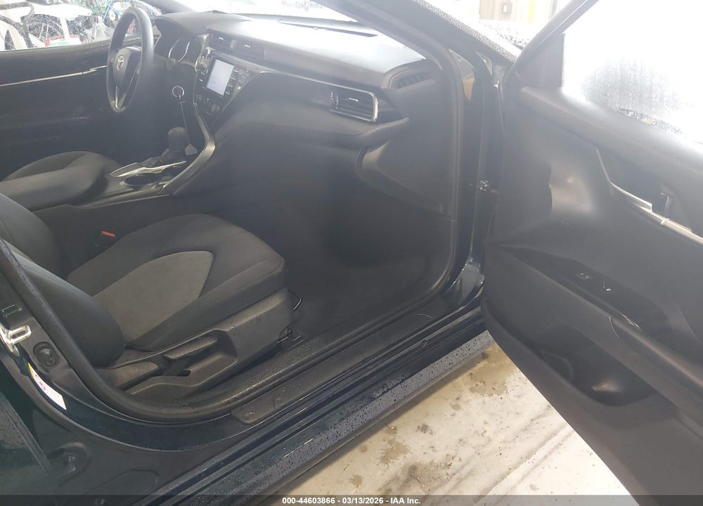 2019 TOYOTA CAMRY LE VIN: 4T1B11HK7KU690032