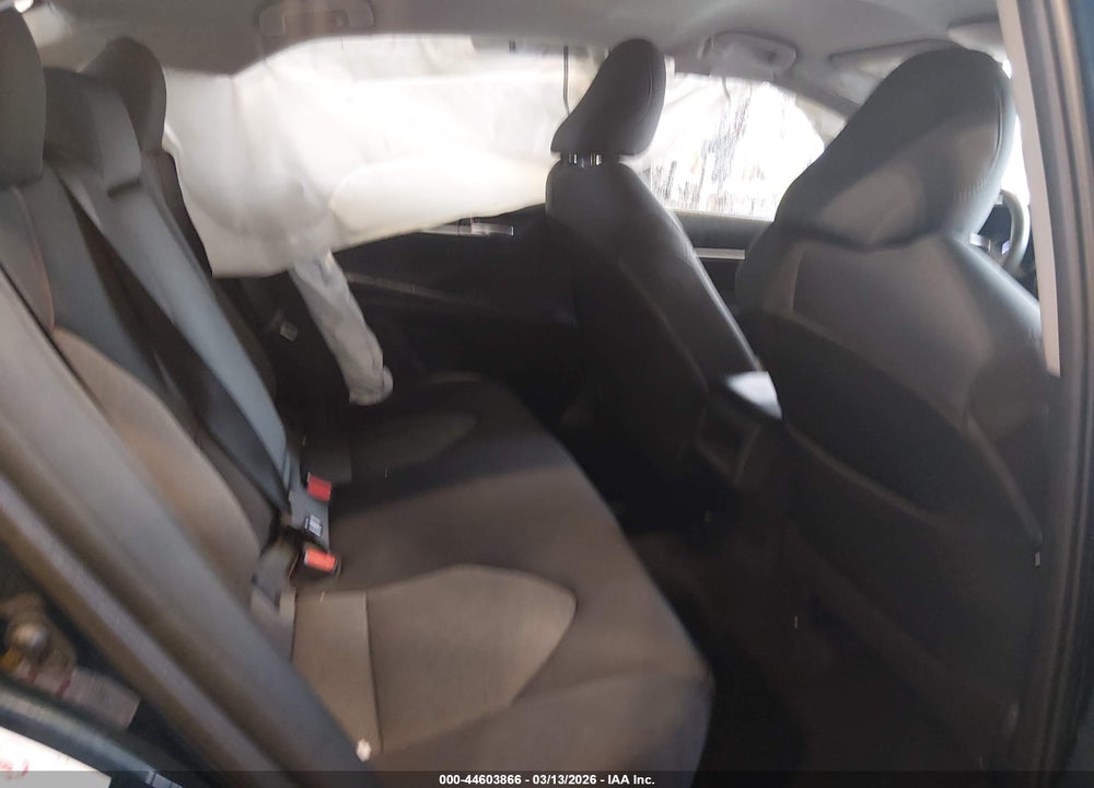 2019 TOYOTA CAMRY LE VIN: 4T1B11HK7KU690032