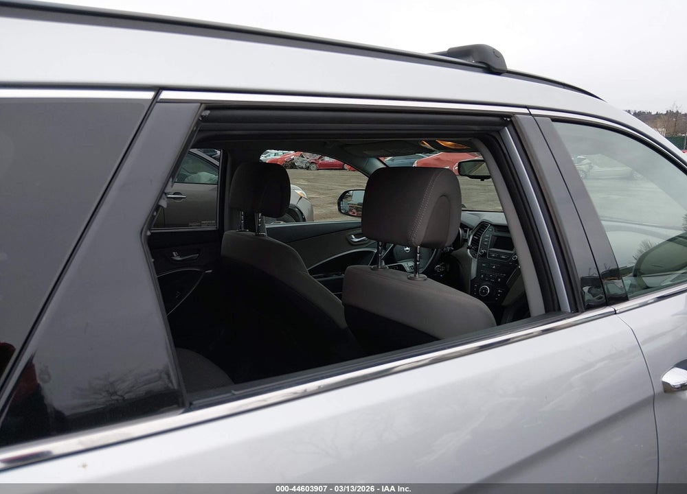 2016 HYUNDAI SANTA FE SE VIN: KM8SMDHF2GU135153