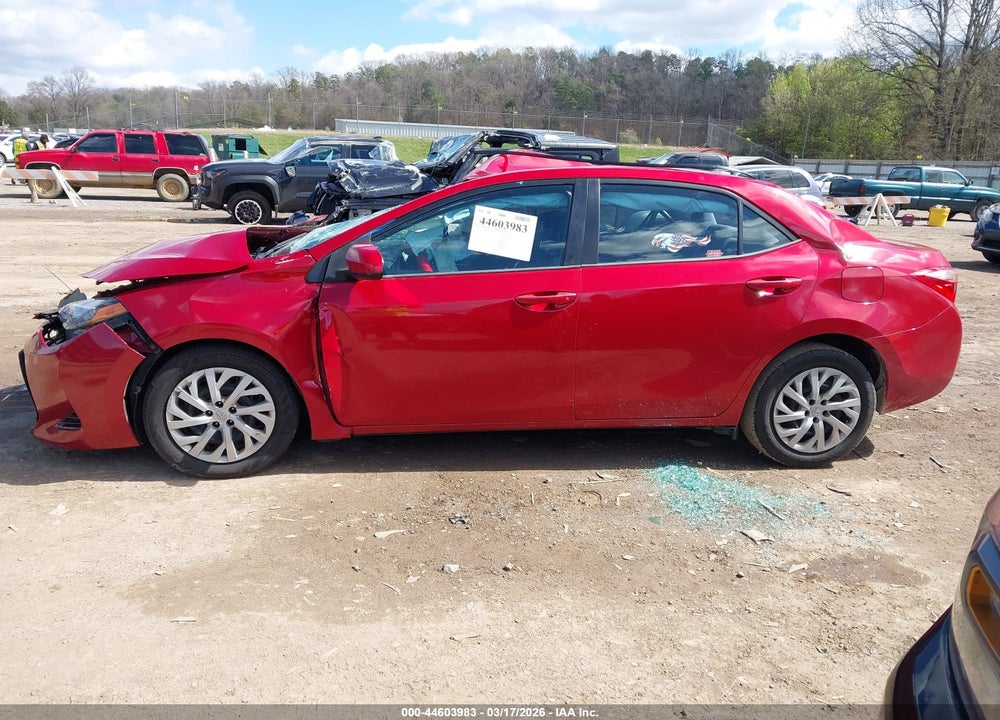 2018 TOYOTA COROLLA LE VIN: 5YFBURHE0JP772216