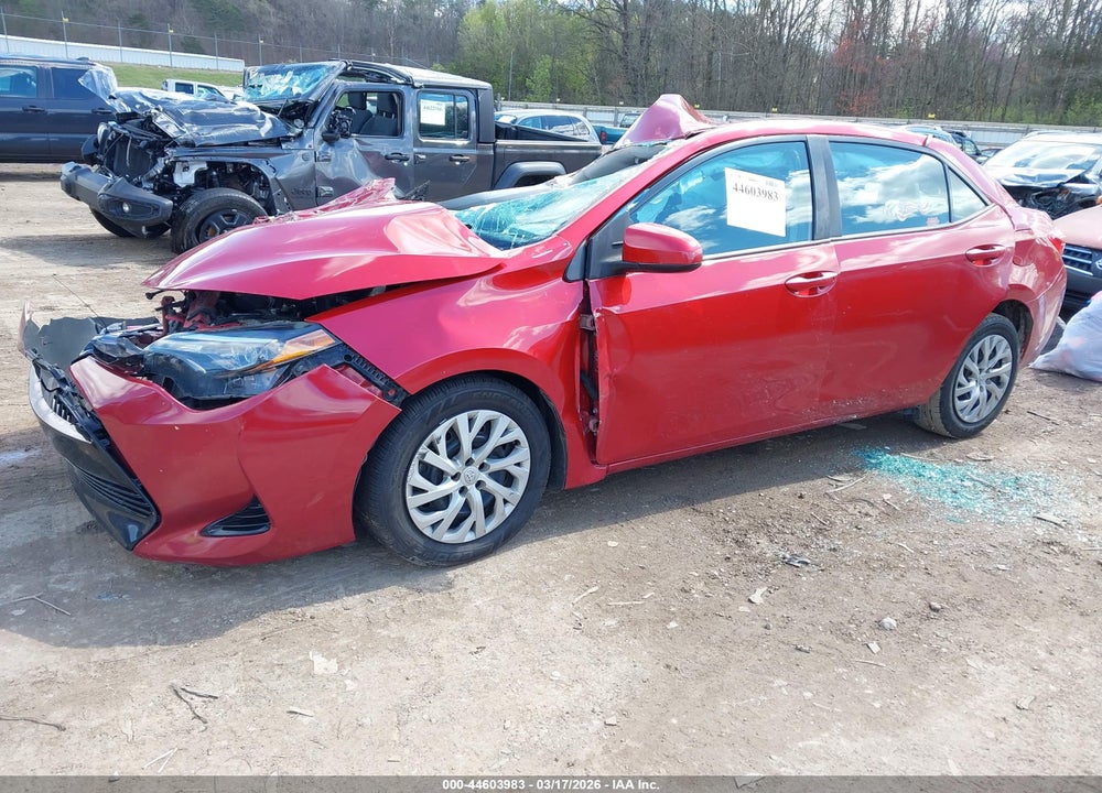 2018 TOYOTA COROLLA LE VIN: 5YFBURHE0JP772216