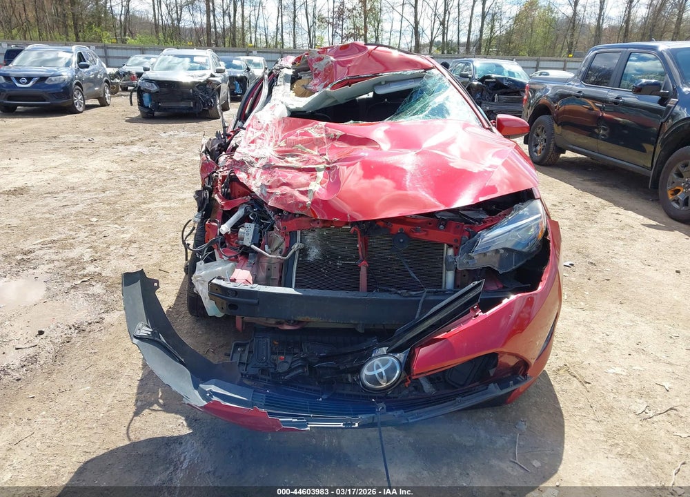 2018 TOYOTA COROLLA LE VIN: 5YFBURHE0JP772216