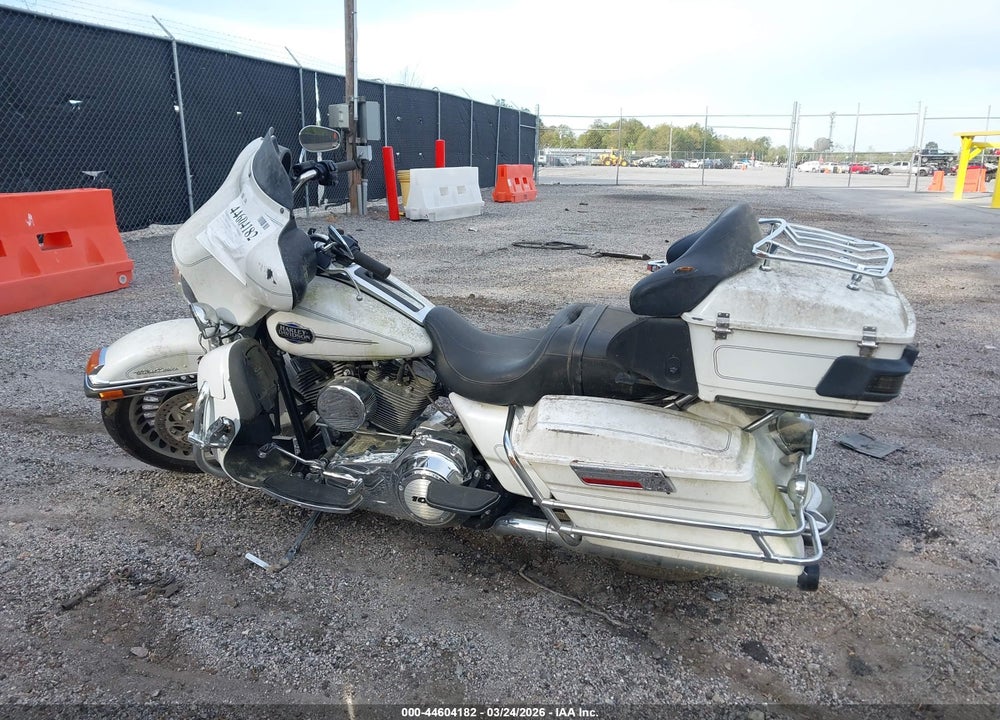 2012 HARLEY-DAVIDSON FLHTCU ULTRA CLASSIC ELECTRA GLD VIN: 1HD1FCM12CB644064