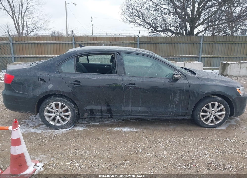 2011 VOLKSWAGEN JETTA 2.5L SE VIN: 3VWDZ7AJ1BM397710