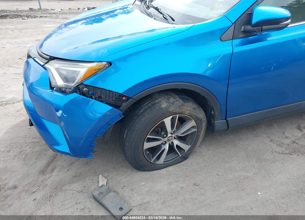 2016 TOYOTA RAV4 XLE VIN: JTMRFREV8GJ102326