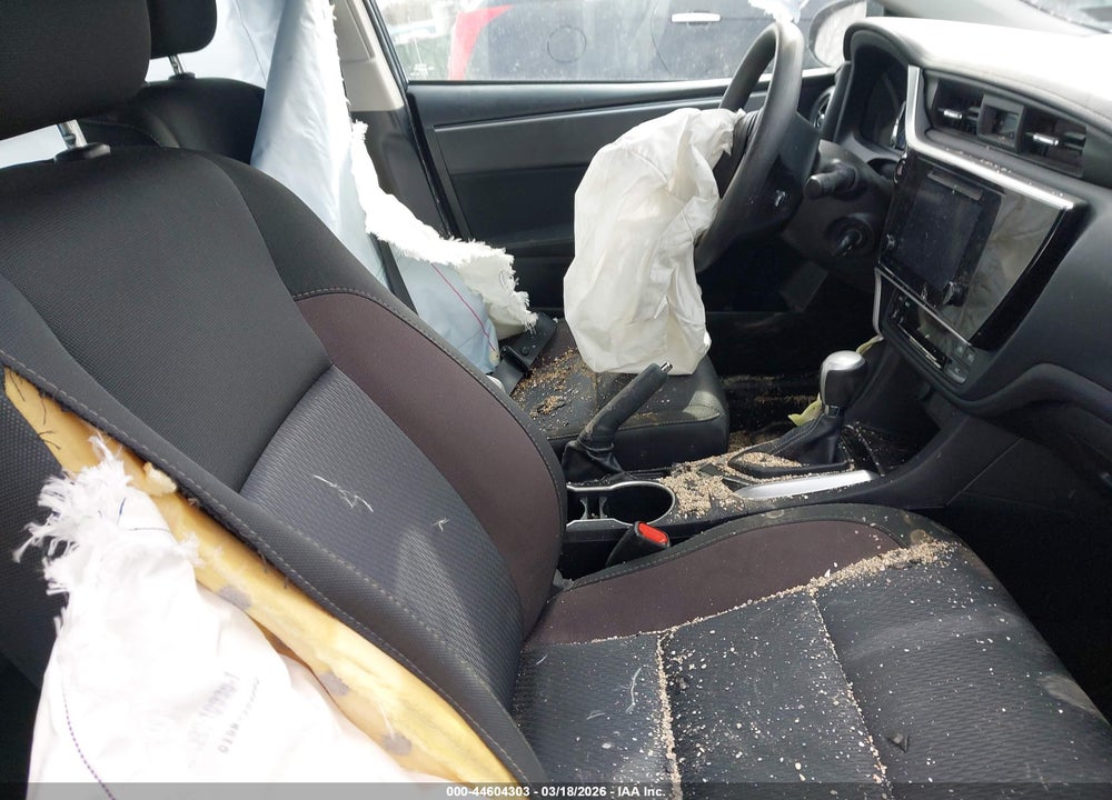 2018 TOYOTA COROLLA LE VIN: 2T1BURHE5JC046609