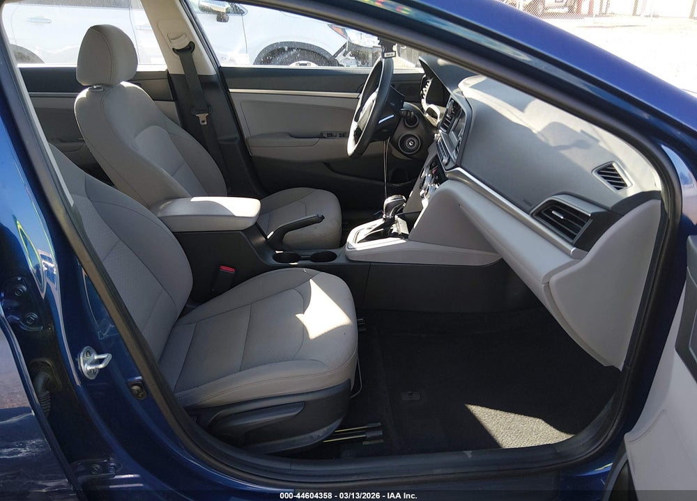 2019 HYUNDAI ELANTRA SE VIN: 5NPD74LF4KH488900
