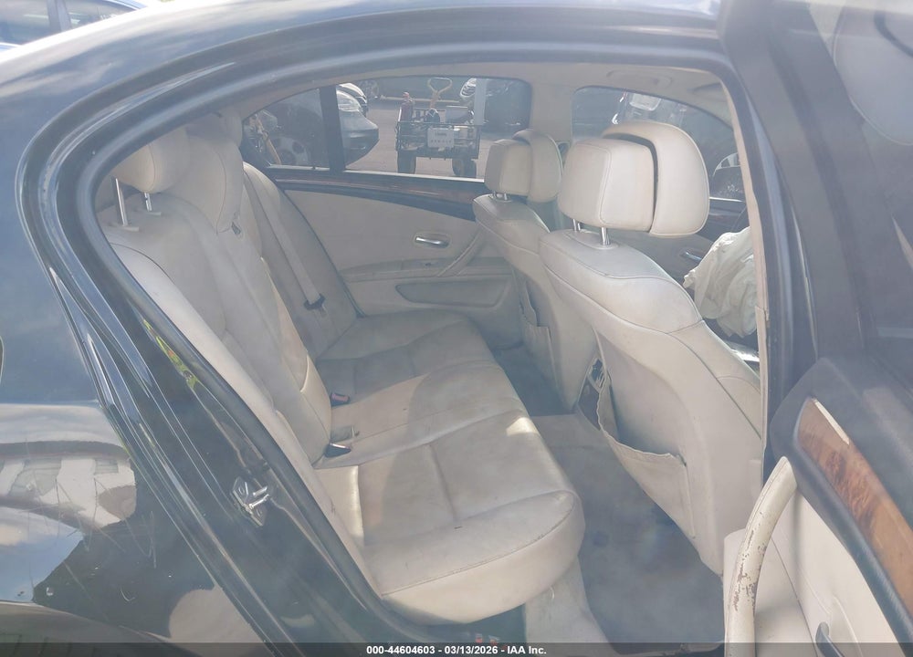2010 BMW 528I VIN: WBANU5C55AC364202