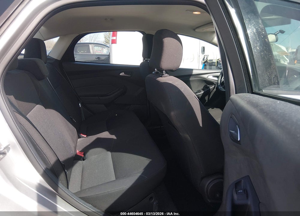 2017 FORD FOCUS SE VIN: 1FADP3F27HL204107