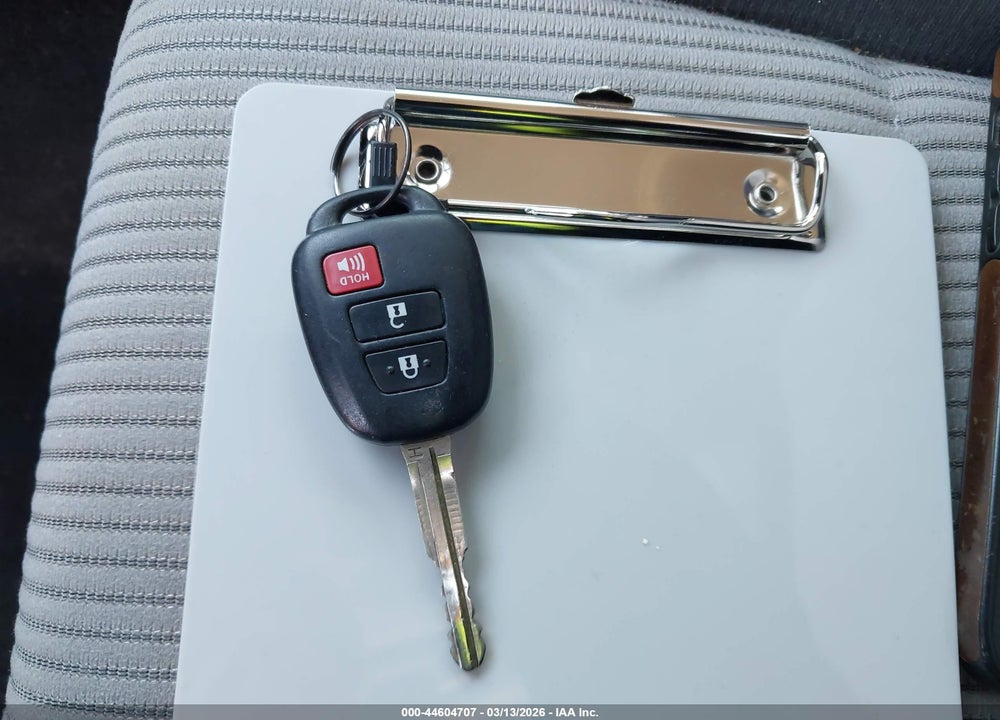 2014 TOYOTA RAV4 XLE VIN: JTMWFREVXEJ007024