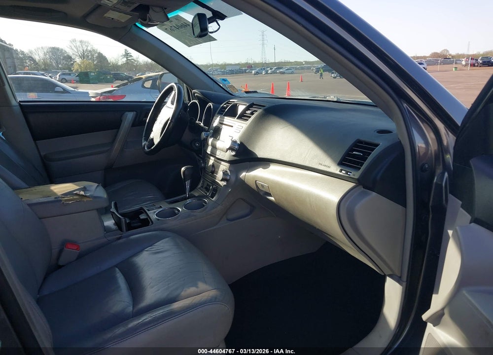 2011 TOYOTA HIGHLANDER SE V6 VIN: 5TDZK3EH2BS040565