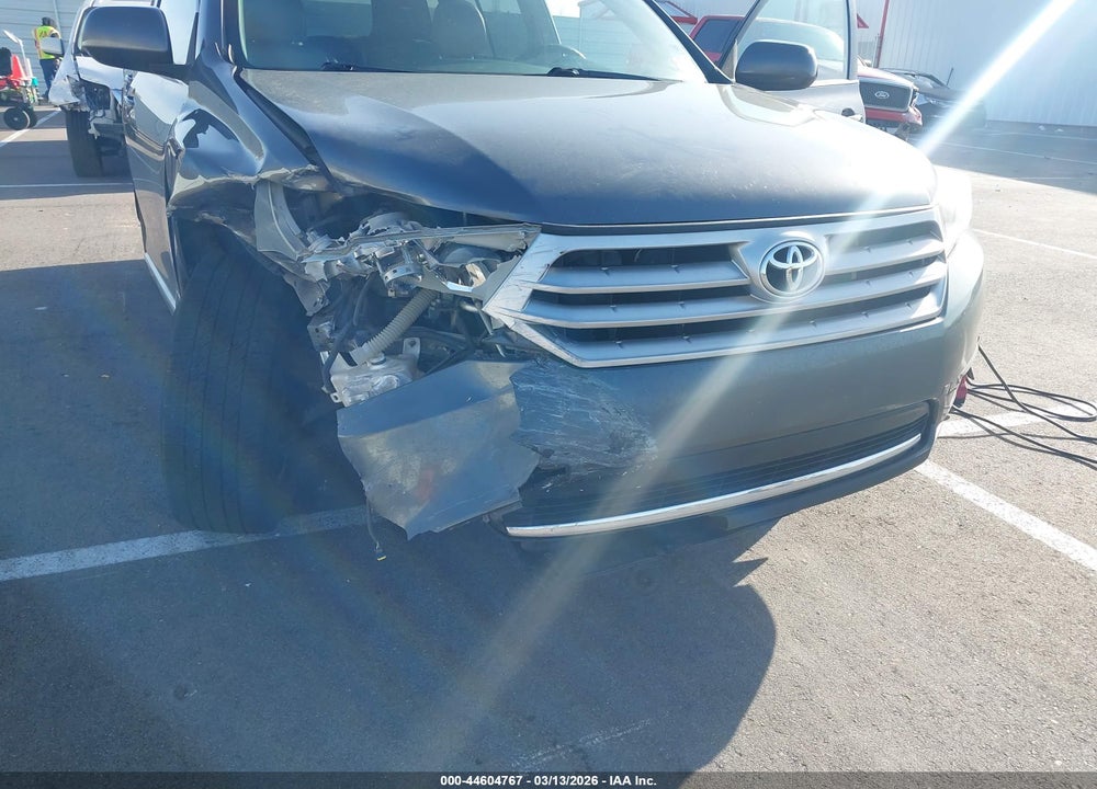 2011 TOYOTA HIGHLANDER SE V6 VIN: 5TDZK3EH2BS040565