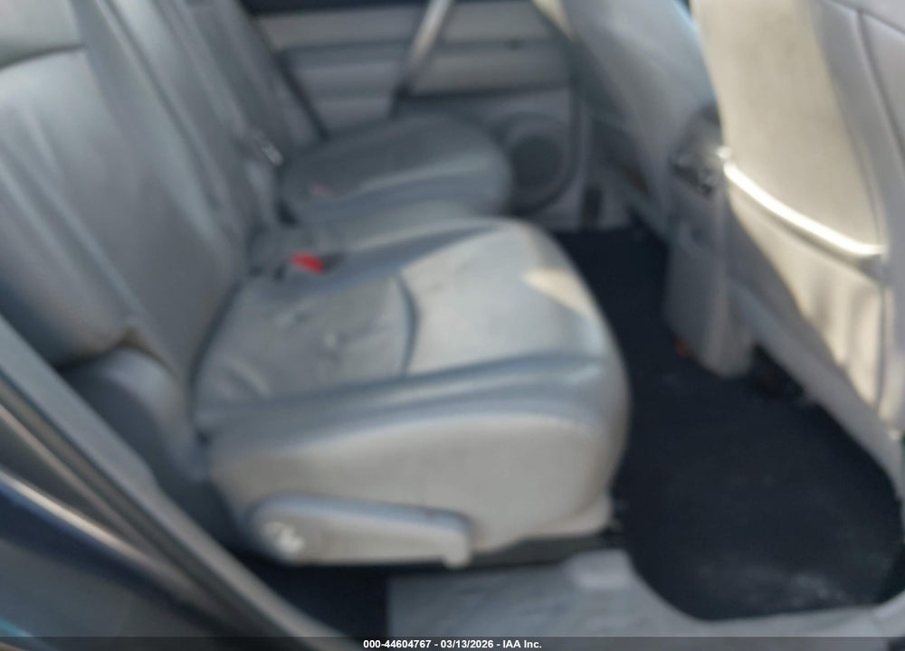 2011 TOYOTA HIGHLANDER SE V6 VIN: 5TDZK3EH2BS040565