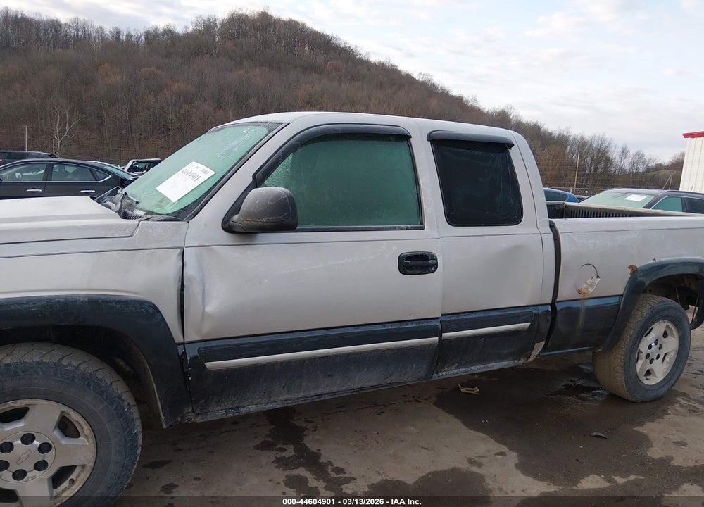 2005 CHEVROLET SILVERADO 1500 Z71 VIN: 1GCEK19B75Z330702