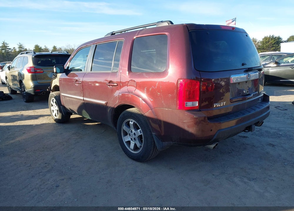 2011 HONDA PILOT TOURING VIN: 5FNYF4H93BB097811