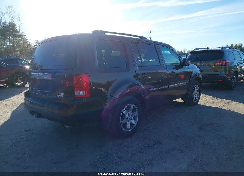 2011 HONDA PILOT TOURING VIN: 5FNYF4H93BB097811