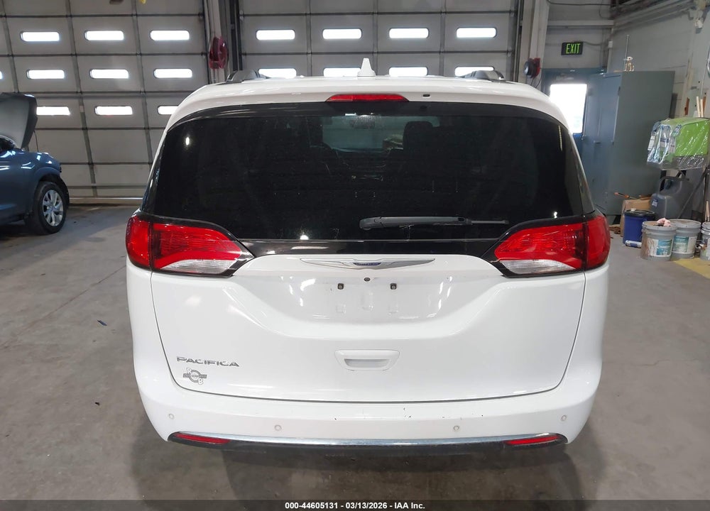 2020 CHRYSLER PACIFICA TOURING L VIN: 2C4RC1BG8LR157297