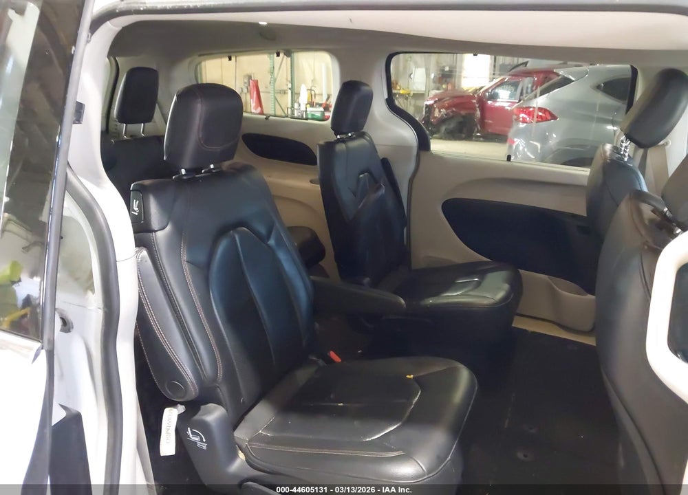 2020 CHRYSLER PACIFICA TOURING L VIN: 2C4RC1BG8LR157297