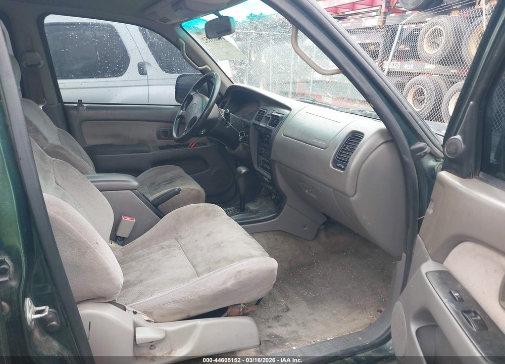2002 TOYOTA 4RUNNER SR5 V6 VIN: JT3GN86R020245621