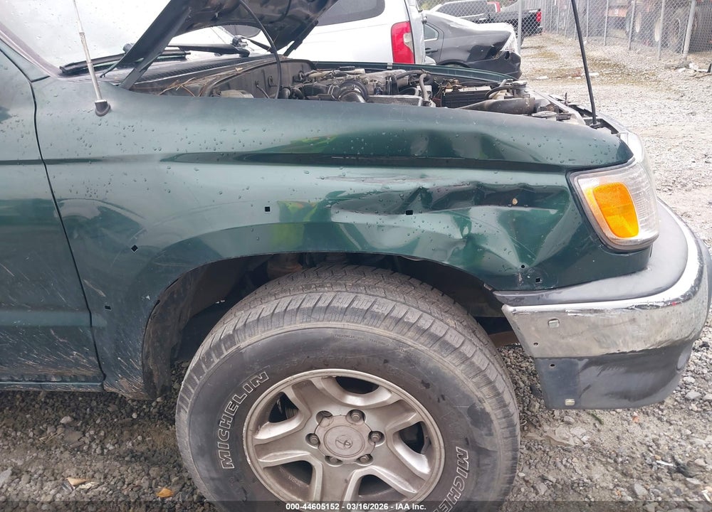 2002 TOYOTA 4RUNNER SR5 V6 VIN: JT3GN86R020245621