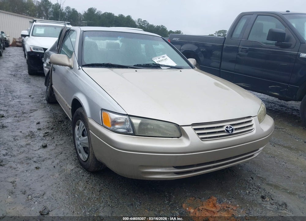1998 TOYOTA CAMRY LE VIN: 4T1BG22KXWU203893