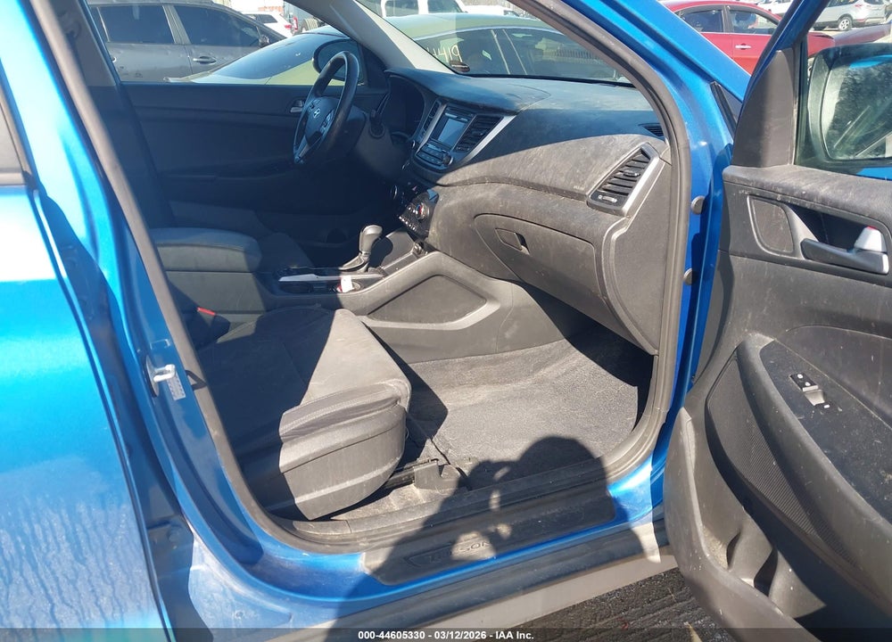 2017 HYUNDAI TUCSON SPORT VIN: KM8J3CA24HU408966