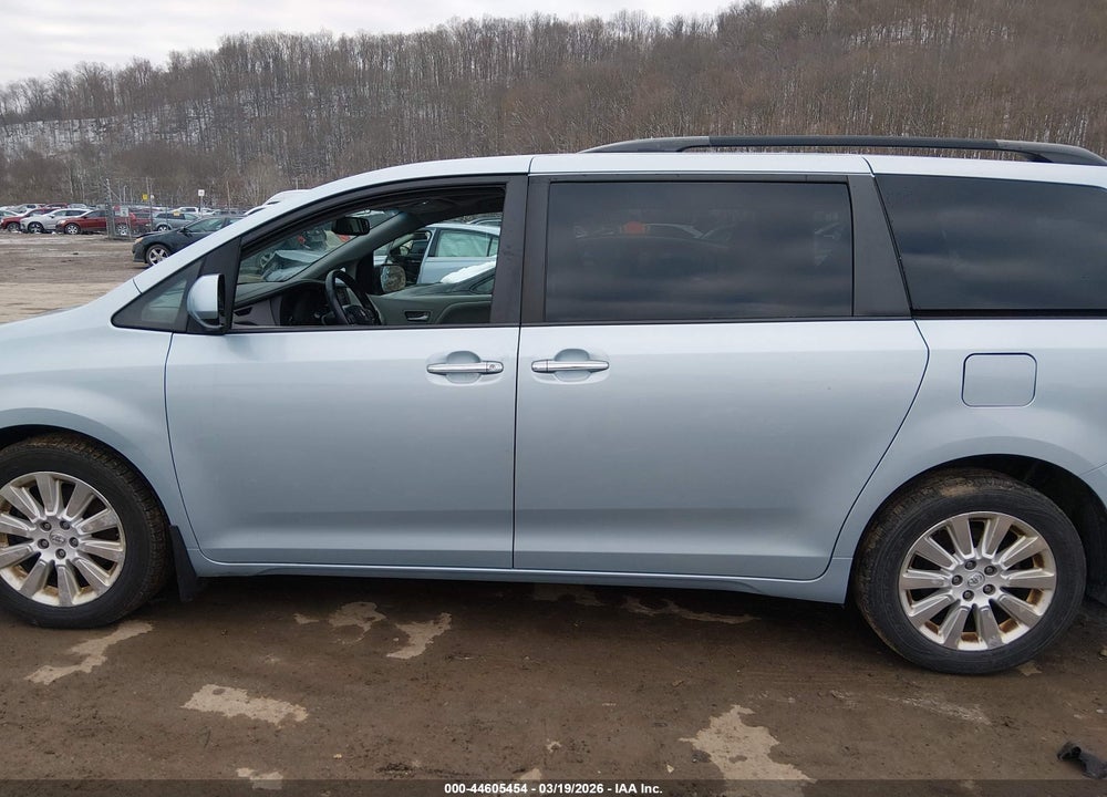 2015 TOYOTA SIENNA XLE PREMIUM 7 PASSENGER VIN: 5TDDK3DC6FS111210