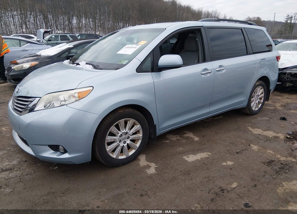 2015 TOYOTA SIENNA XLE PREMIUM 7 PASSENGER VIN: 5TDDK3DC6FS111210