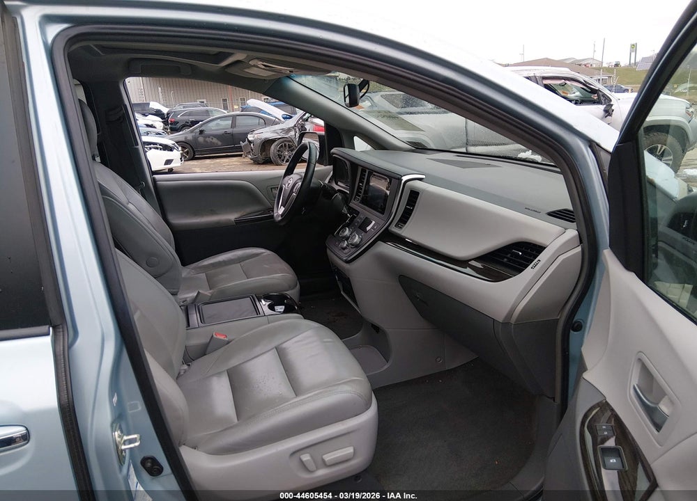 2015 TOYOTA SIENNA XLE PREMIUM 7 PASSENGER VIN: 5TDDK3DC6FS111210