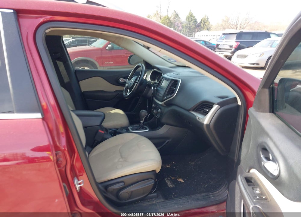 2016 JEEP CHEROKEE LATITUDE VIN: 1C4PJLCB5GW303177