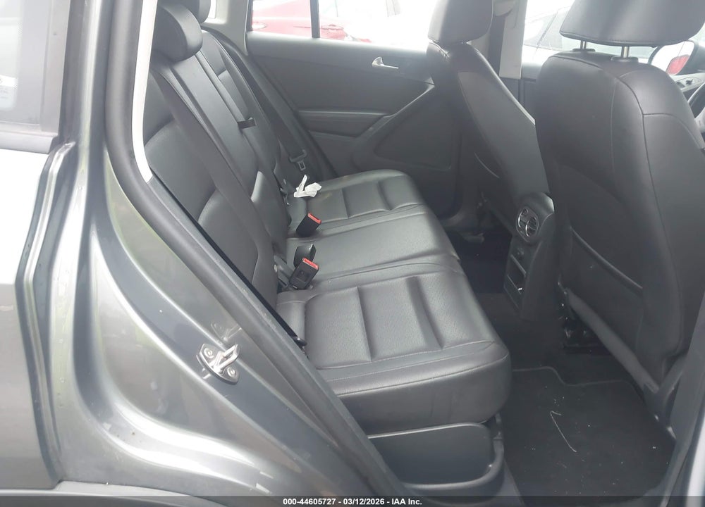 2017 VOLKSWAGEN TIGUAN 2.0T/2.0T S VIN: WVGAV7AX0HK030766
