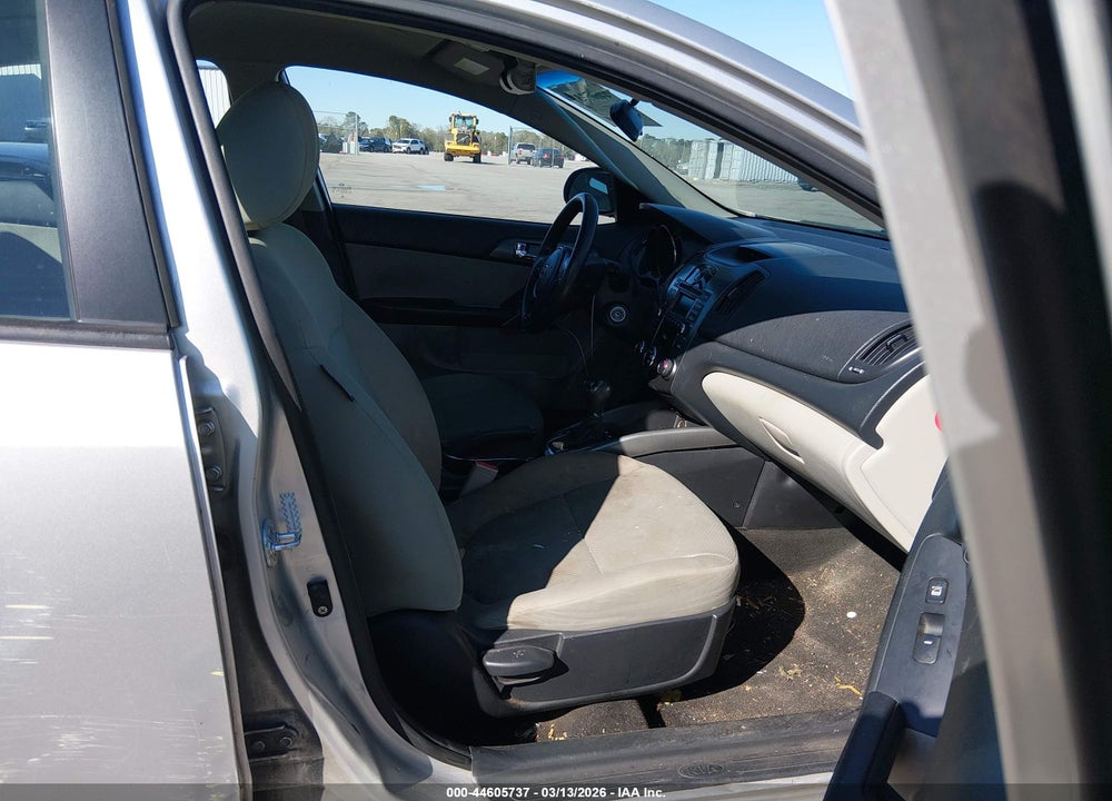 2013 KIA FORTE EX VIN: KNAFU4A20D5738828
