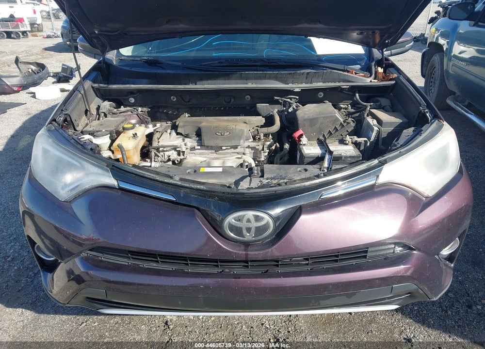 2018 TOYOTA RAV4 XLE VIN: 2T3WFREV2JW426092