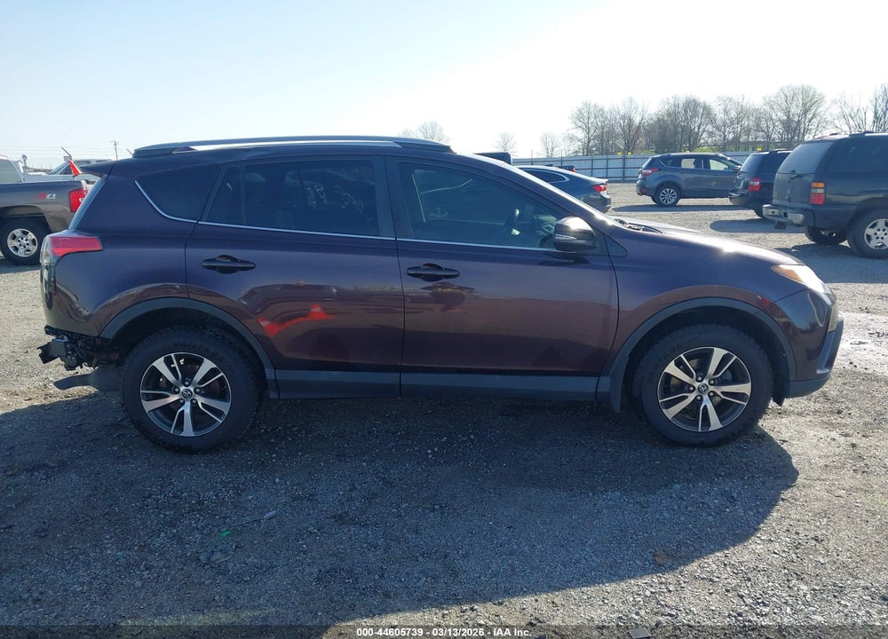 2018 TOYOTA RAV4 XLE VIN: 2T3WFREV2JW426092