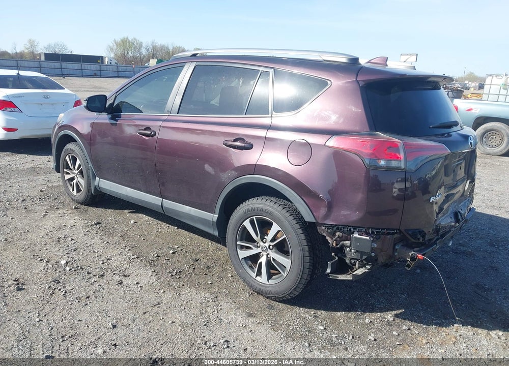 2018 TOYOTA RAV4 XLE VIN: 2T3WFREV2JW426092