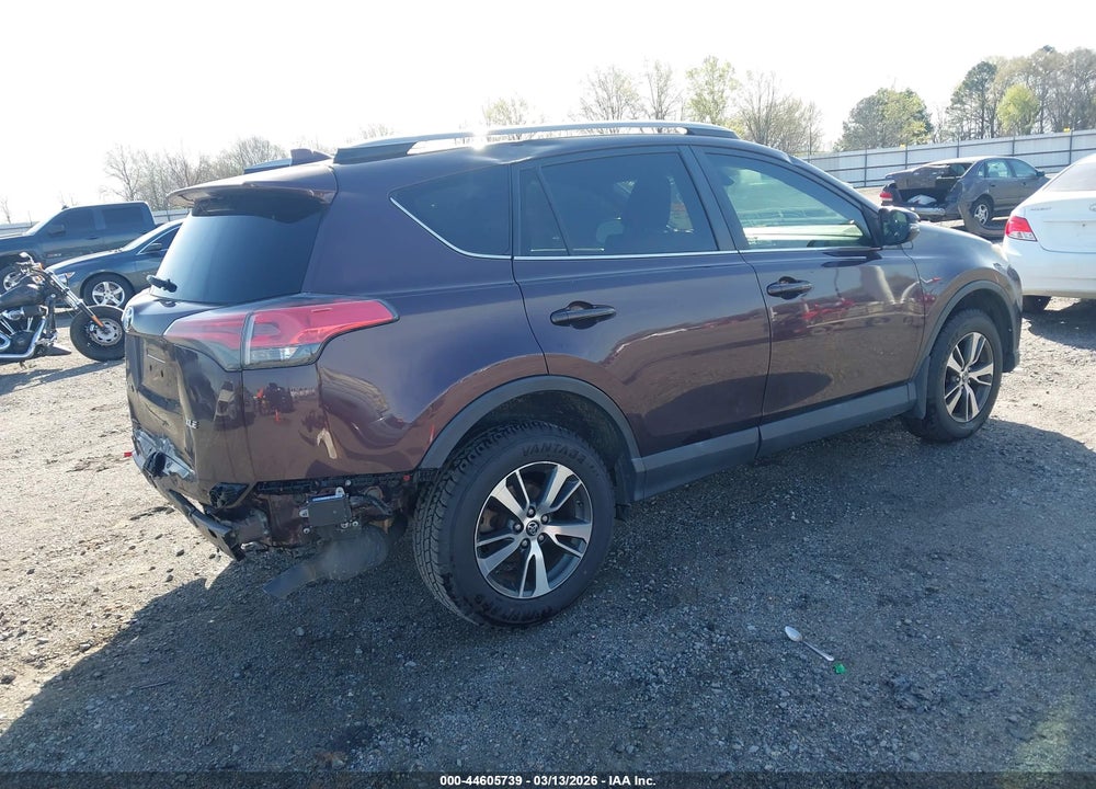 2018 TOYOTA RAV4 XLE VIN: 2T3WFREV2JW426092