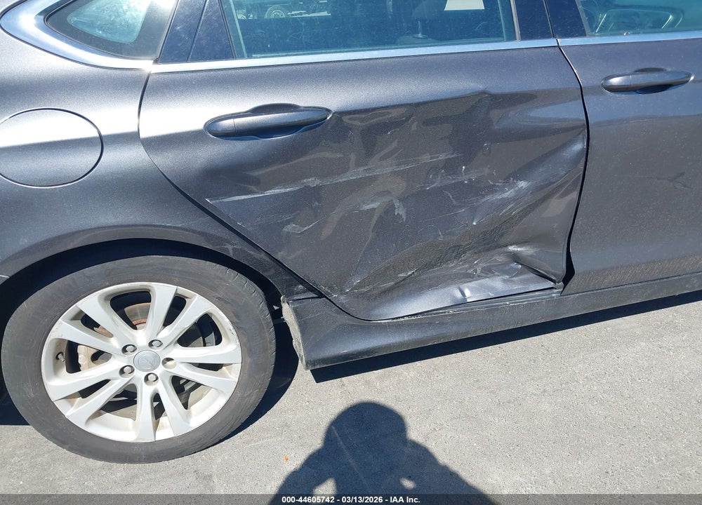 2015 CHRYSLER 200 LIMITED VIN: 1C3CCCAB3FN595710