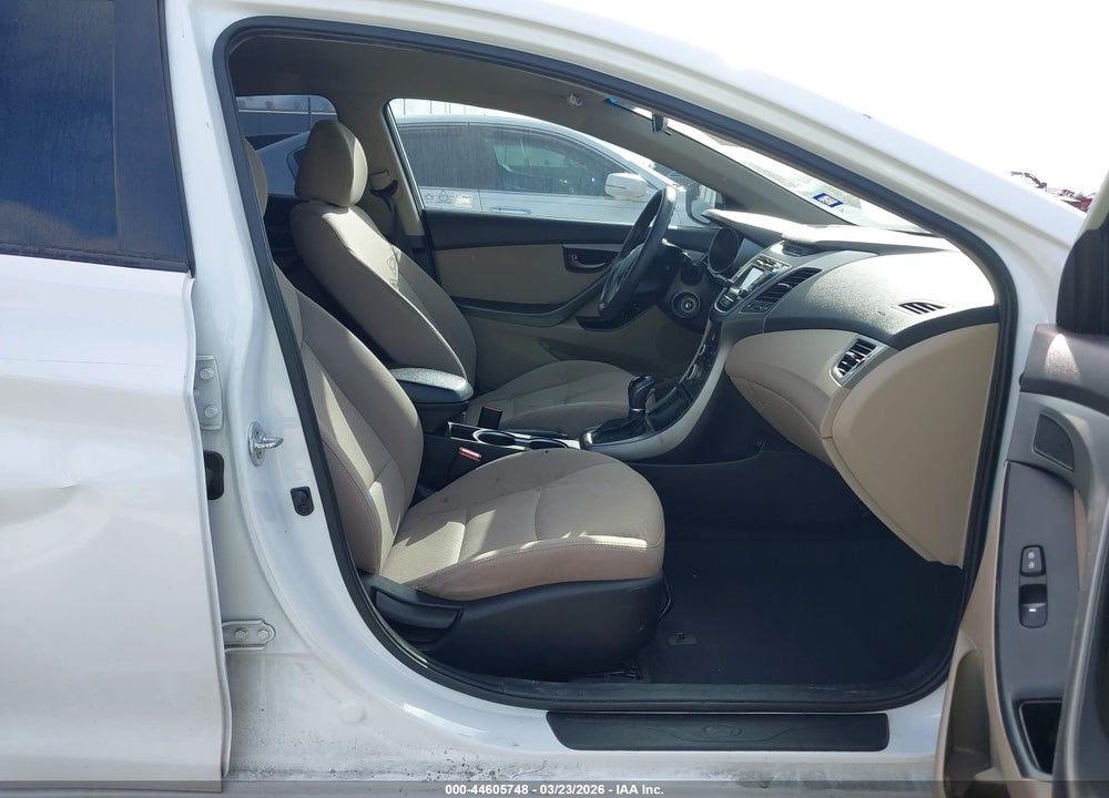 2016 HYUNDAI ELANTRA SE VIN: 5NPDH4AE2GH681738