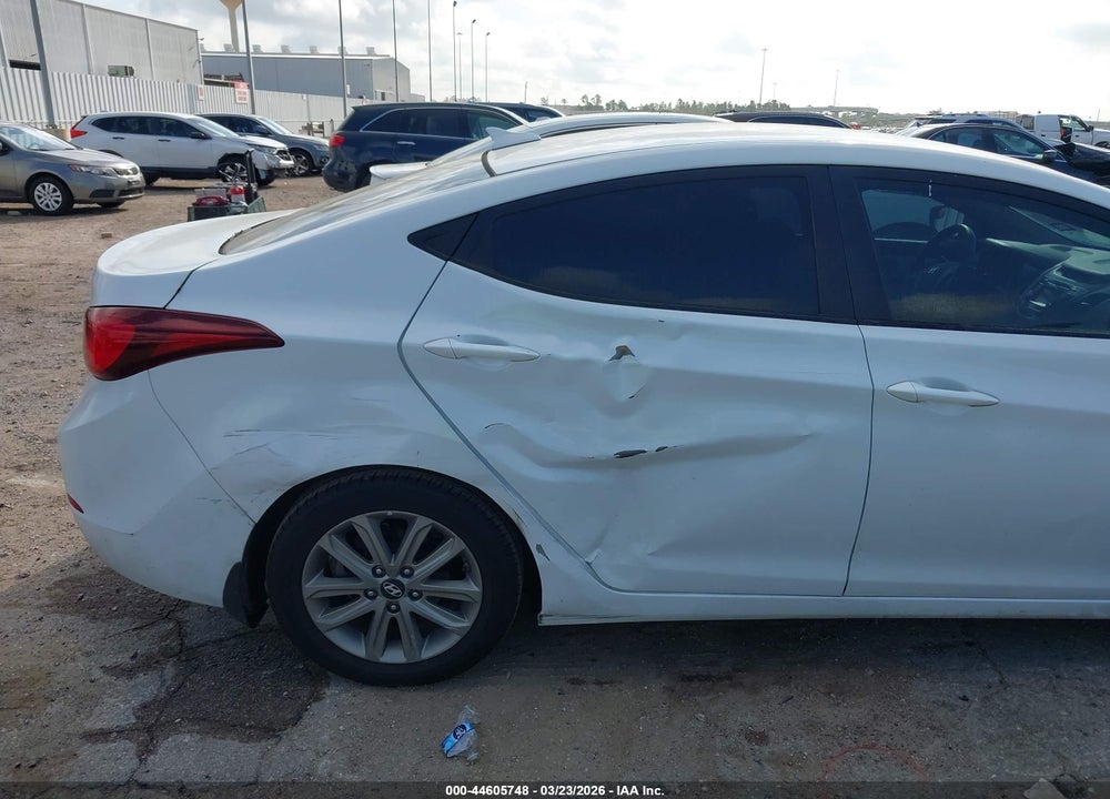 2016 HYUNDAI ELANTRA SE VIN: 5NPDH4AE2GH681738