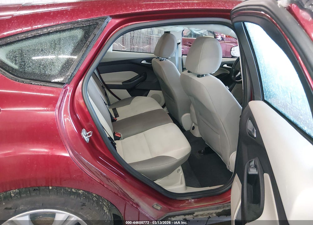 2014 FORD FOCUS SE VIN: 1FADP3K20EL321805