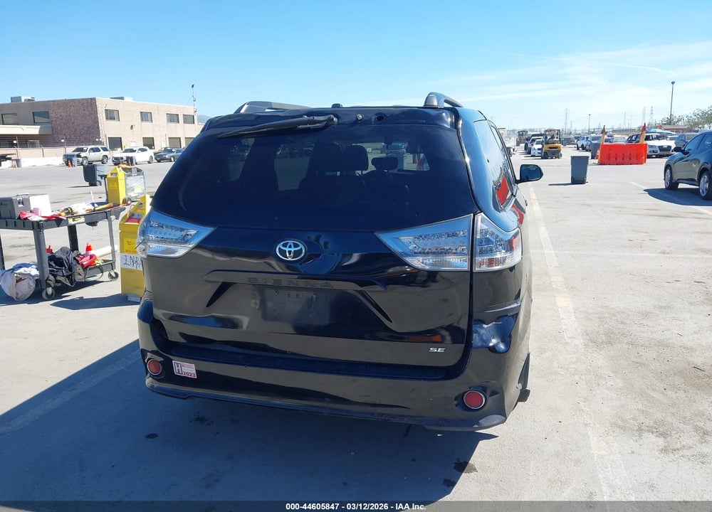 2017 TOYOTA SIENNA SE PREMIUM 8 PASSENGER VIN: 5TDXZ3DC2HS791750