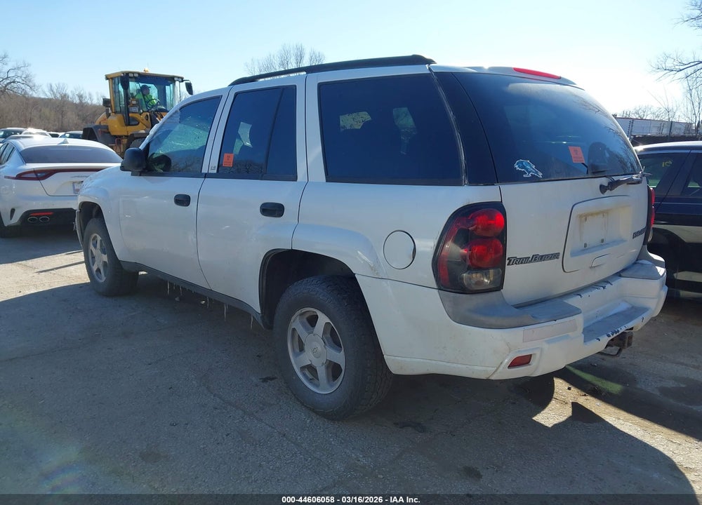 2004 CHEVROLET TRAILBLAZER LS VIN: 1GNDT13S642287177