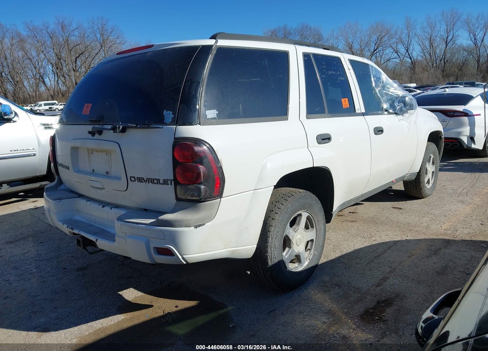 2004 CHEVROLET TRAILBLAZER LS VIN: 1GNDT13S642287177