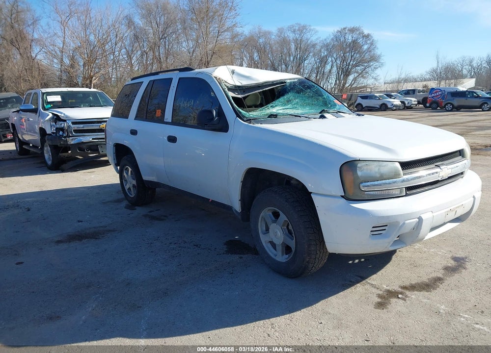 2004 CHEVROLET TRAILBLAZER LS VIN: 1GNDT13S642287177