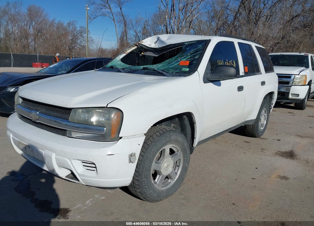 2004 CHEVROLET TRAILBLAZER LS VIN: 1GNDT13S642287177